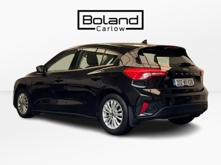 2020 Ford Focus - view 3