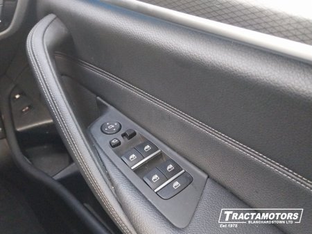 2023 BMW 5 Series - thumbnail 29