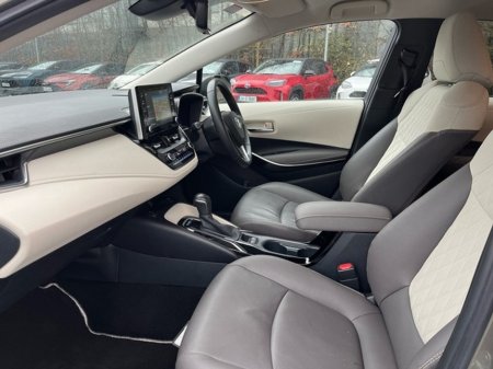 2020 Toyota Corolla COROLLA HYBRID SOL 4DR SALOON €22,950 thumbnail