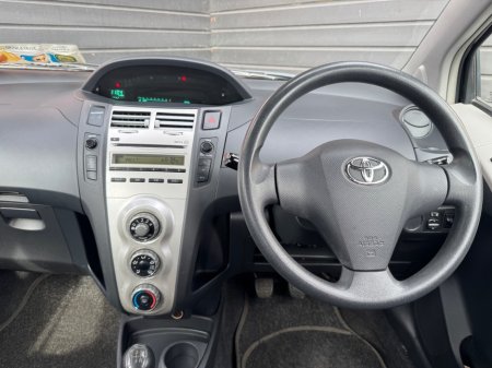 2006 Toyota Yaris - thumbnail 8