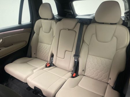 2025 Volvo XC90 - thumbnail 10