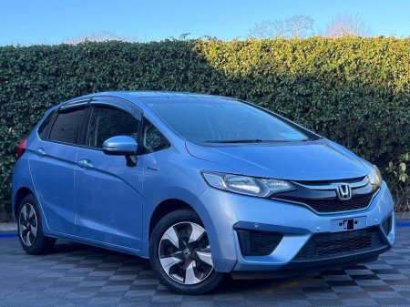 2016 Honda Fit F-PACKAGE 1.5 HYBRID // SERVICE HISTORY // REVERSE CAMERA // DIGITAL CLIMATE CONTROL