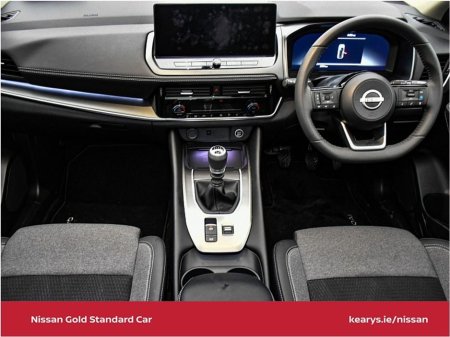 2025 Nissan Qashqai 1.3 PET Mild Hybrid SV Premium 2 Tone metallic paint - DEMO MODEL €39,490