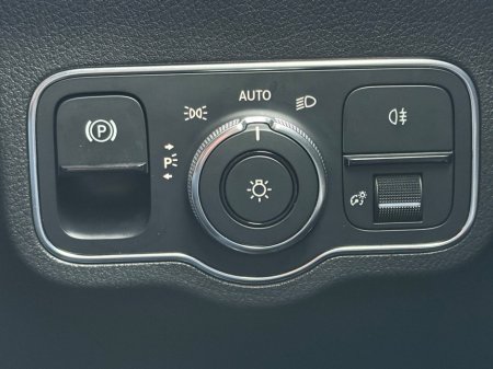 2021 Mercedes-Benz GLA Class GLA 200 d Auto AMG Line €34,900 thumbnail