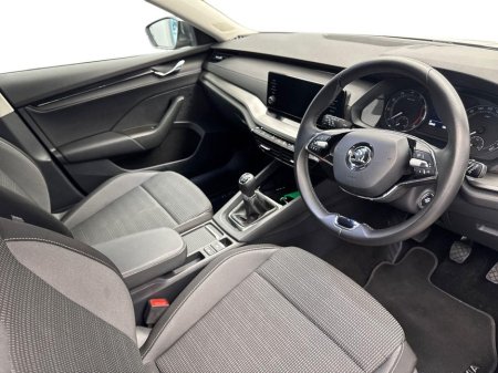 2023 Skoda Octavia - thumbnail 6