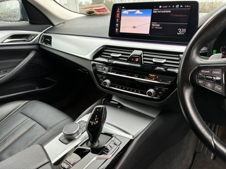 2021 BMW 5 Series - thumbnail 9