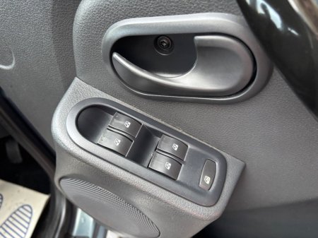 2014 Dacia Duster 1.5 dCi 110 SIGNATURE 4WD €6,450 thumbnail