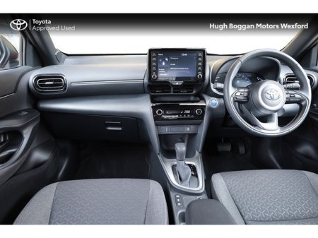 2024 Toyota Yaris Cross HYBRID LUNA, LADY OWNER! €28,995 thumbnail