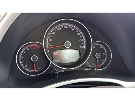 2017 Volkswagen Beetle - thumbnail 19