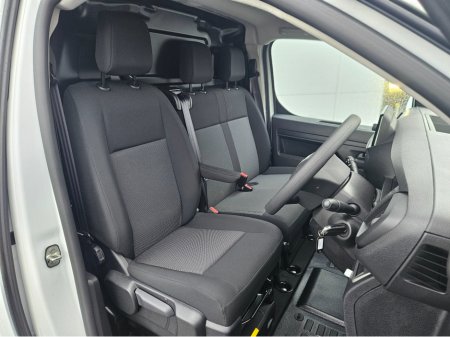 2025 Fiat Scudo DEMO SALE! 1.5 L3 120HP TECNICO 4DR €26,657 thumbnail