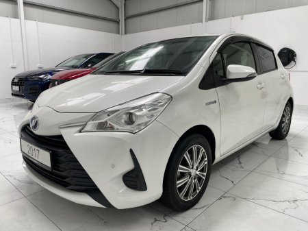2017 Toyota Yaris - thumbnail 7