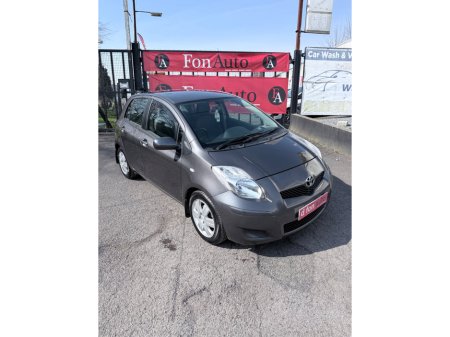 2009 Toyota Yaris - thumbnail 2