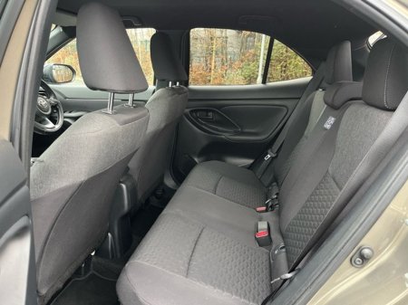 2024 Toyota Yaris Cross YARIS CROSS LUNA SPORT €30,950 thumbnail