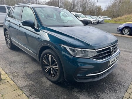 2024 Volkswagen Tiguan - thumbnail 1