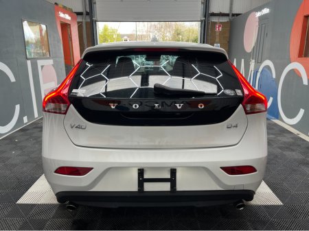 2016 Volvo V40 - view 3