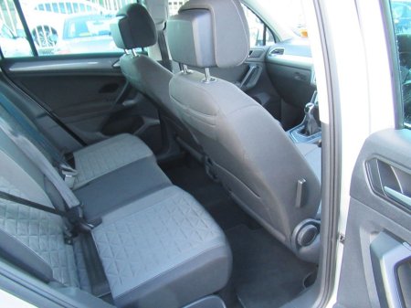 2023 Volkswagen Tiguan Life 2.0tdi M6F 122HP 5 €33,990 thumbnail