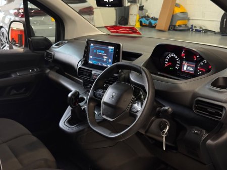 2020 Peugeot Partner - thumbnail 9