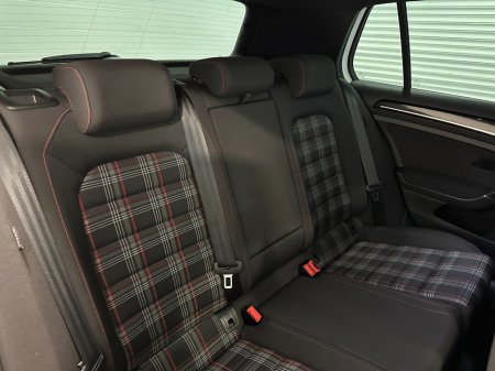 2014 Volkswagen Golf - thumbnail 34