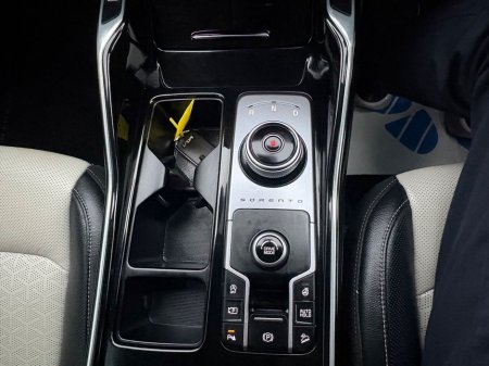 2024 Kia Sorento 7 Seater 2.2D 5DR Auto, *warranty till 2031* *1 year AA* Selectable Drive Mode, Touch Screen Infotainment System, Lane Departure Warning €56,900 thumbnail