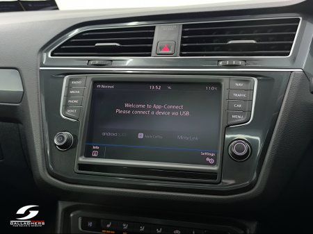 2017 Volkswagen Tiguan (171) R-LINE 2.0 TDI **4MOTION 240BHP**DSG AUTO €24,995 thumbnail