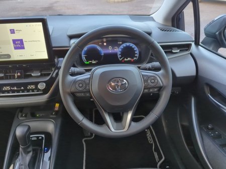 2025 Toyota Corolla  thumbnail