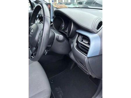 2022 Toyota C-HR 1.8 HYBRID SPORT BITONE €23,000 thumbnail