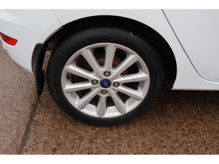 2017 Ford Fiesta - thumbnail 31