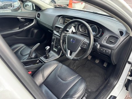 2016 Volvo V40 D2 SE 5DR  NEW  TIMING  BELT €10,950 thumbnail