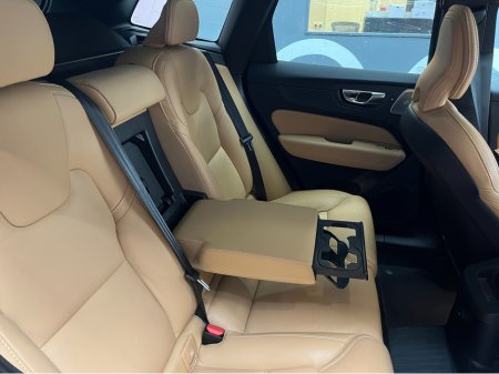 2023 Volvo XC60 €46950! 2023 VOLVO XC60 RECHARGE ULTIMATE T6 AWD PLUG 2.0 AUTOMATIC / CRUISE CONTROL /  ELECTRIC MEMORY & HEATED SEATS / 360° PARKING CAMERA / PANORAMIC SUNROOF / APPLE CARPLAY €46,950 thumbnail