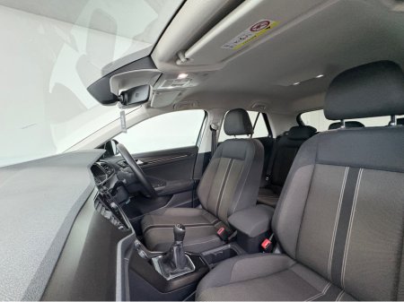 2019 Volkswagen T-Roc DESIGN TDI €18,950 thumbnail