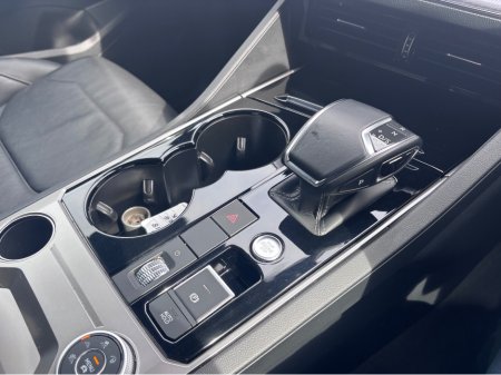 2018 Volkswagen Touareg - thumbnail 11