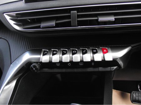 2017 Peugeot 3008 - thumbnail 9