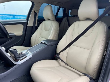 2017 Volvo V60 - thumbnail 8