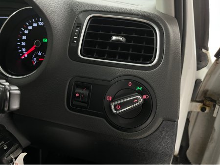 2014 Volkswagen Polo - thumbnail 31