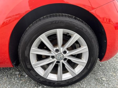 2018 Volkswagen Beetle - thumbnail 8