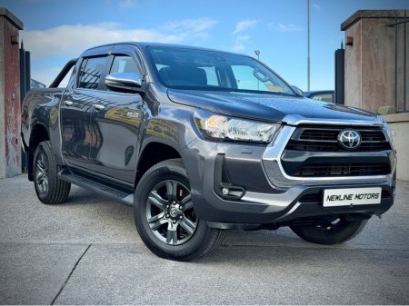 2025 Toyota Hilux - thumbnail 4