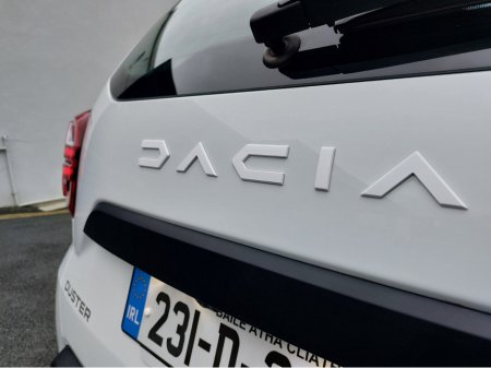 2023 Dacia Duster EXPRESSION BLUE DCI 115 4X2 NB €18,995 thumbnail