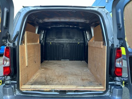 2021 Opel Combo - thumbnail 9