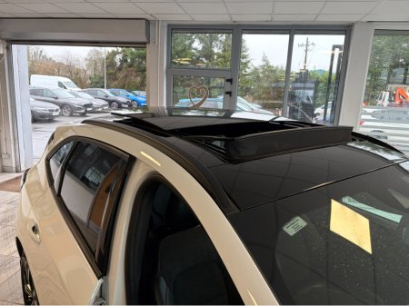 2022 Ford Kuga ST LINE X PHEV PAN ROOF €25,900 thumbnail