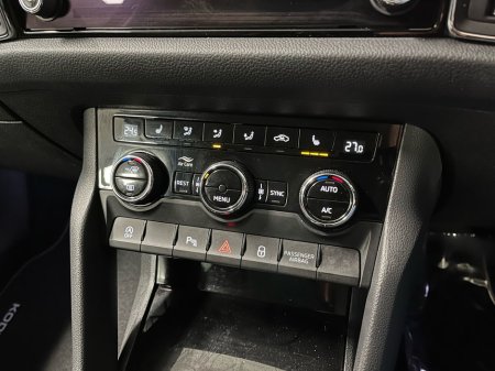 2023 Skoda Kodiaq Ambition 7 Seats DSG 2.0TDI 150BHP - Reversing Camera - Climate Control - Heated Seats - Cruise Control - Apple CarPlay/Android Auto thumbnail