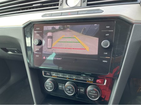 2019 Volkswagen Passat - thumbnail 11