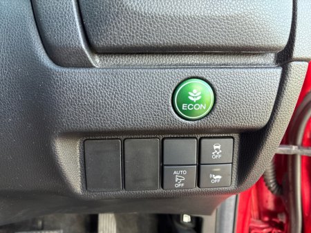 2016 Honda Fit 1.5L Petrol Hybrid Automatic €11,950 thumbnail