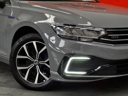 2021 Volkswagen Passat - thumbnail 2