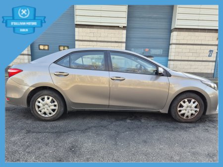 2015 Toyota Corolla - thumbnail 4