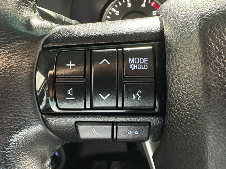 2022 Toyota Hilux Invincible 2.4 D4D Auto Double Cab €36,800 thumbnail