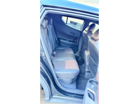 2019 Toyota C-HR 1.8 HYBRID LUNA €22,499 thumbnail