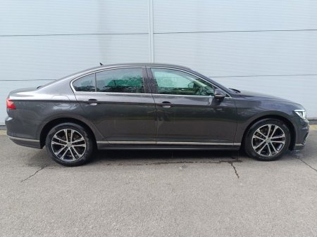 2019 Volkswagen Passat 2.0 TDI 150HP R Line €22,995