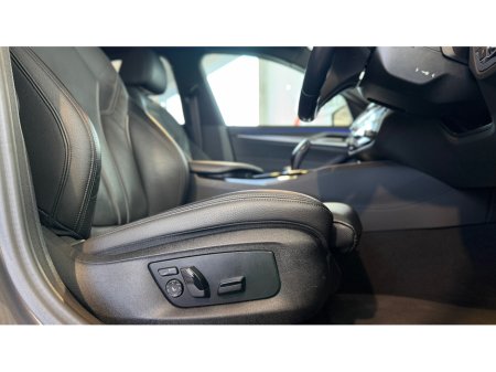 2023 BMW 5 Series - thumbnail 10