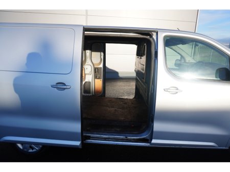 2017 Toyota Proace 2.0 D LWB GX 4DR thumbnail