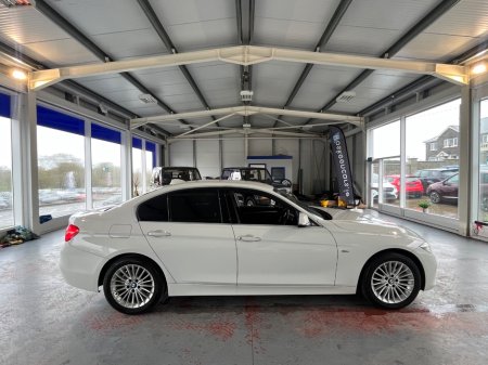 2017 BMW 3 Series - thumbnail 4